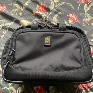 New Travelpro tote bag